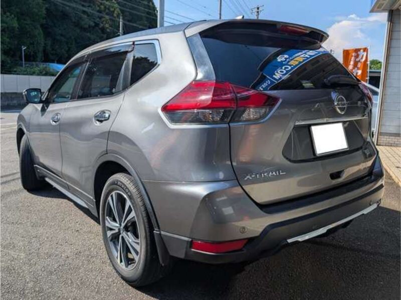 X-TRAIL