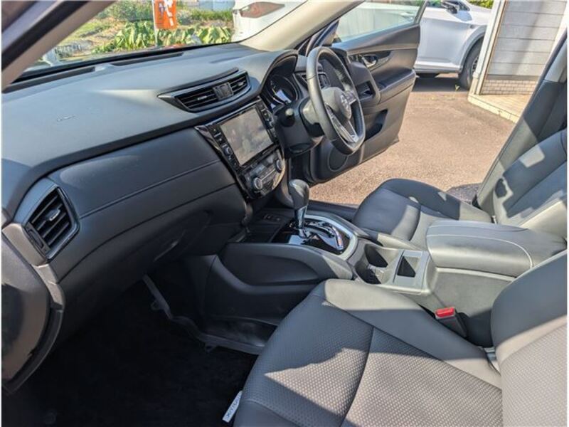 X-TRAIL