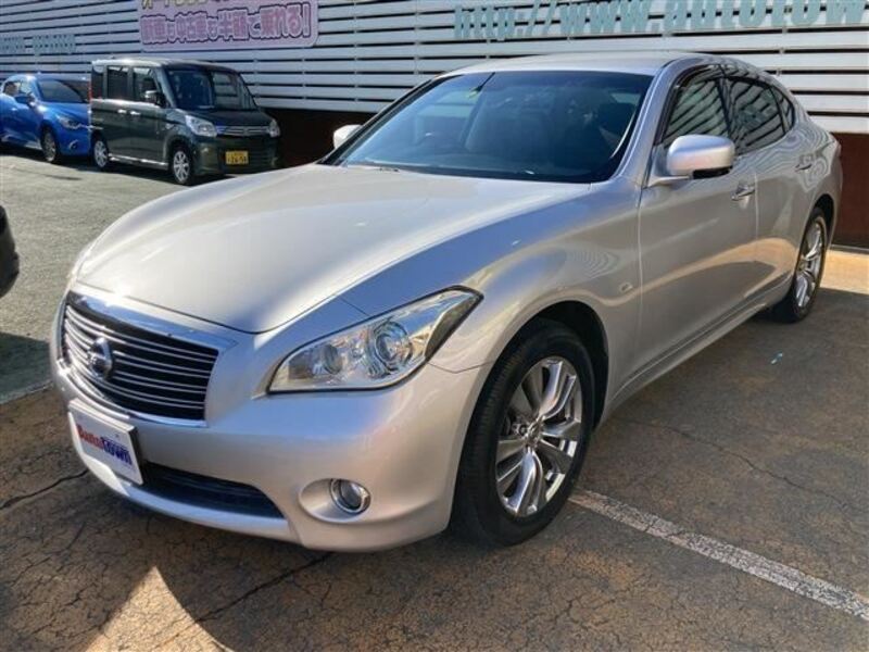 NISSAN FUGA