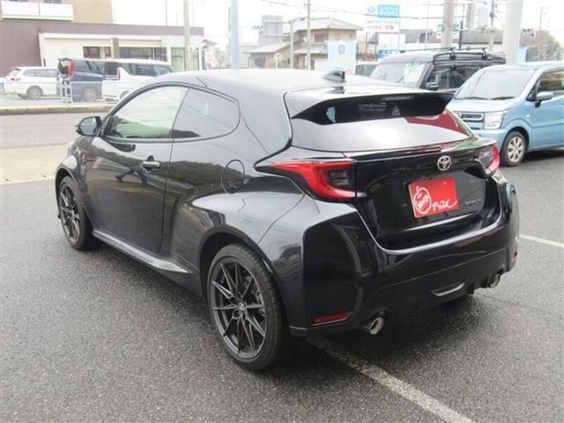GR YARIS