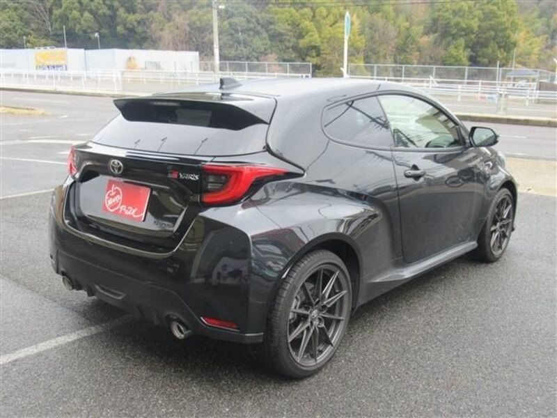 GR YARIS