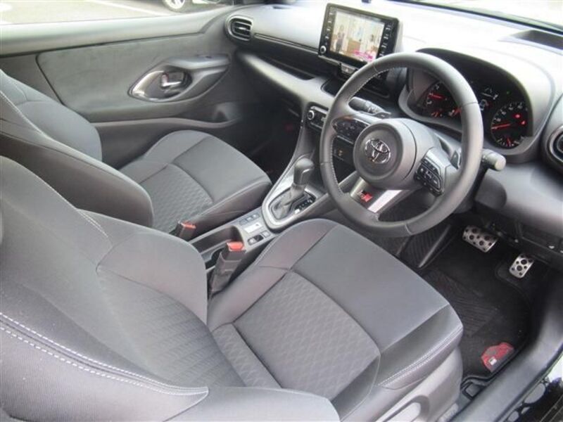 GR YARIS