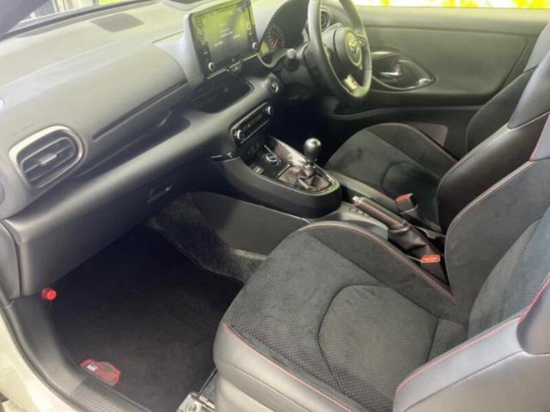 GR YARIS