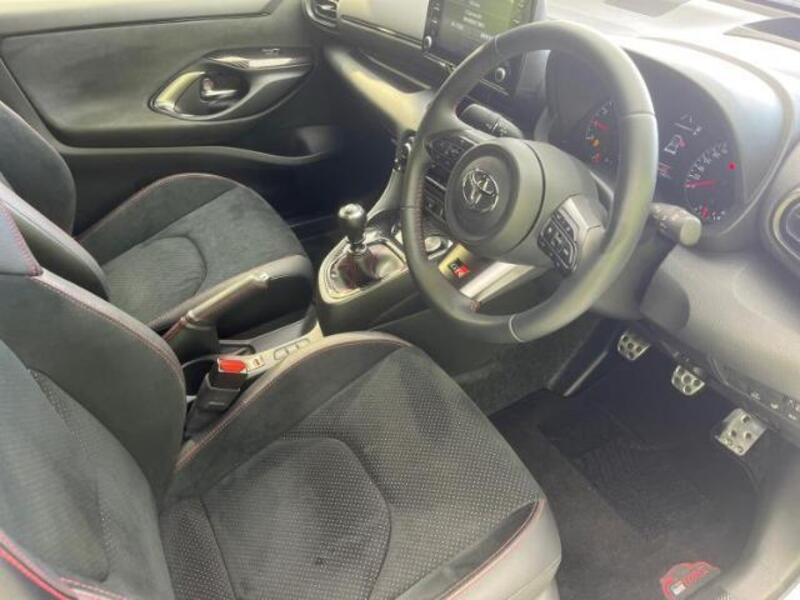 GR YARIS