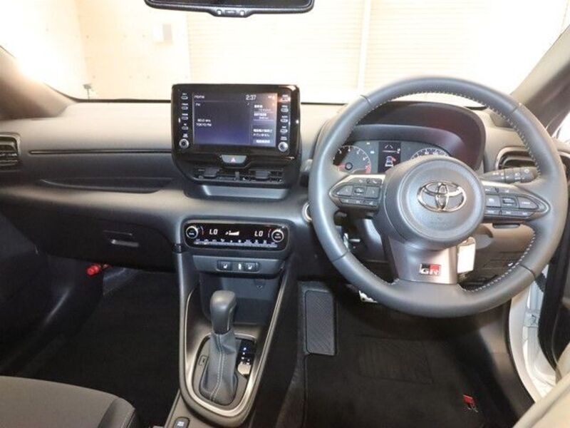 GR YARIS