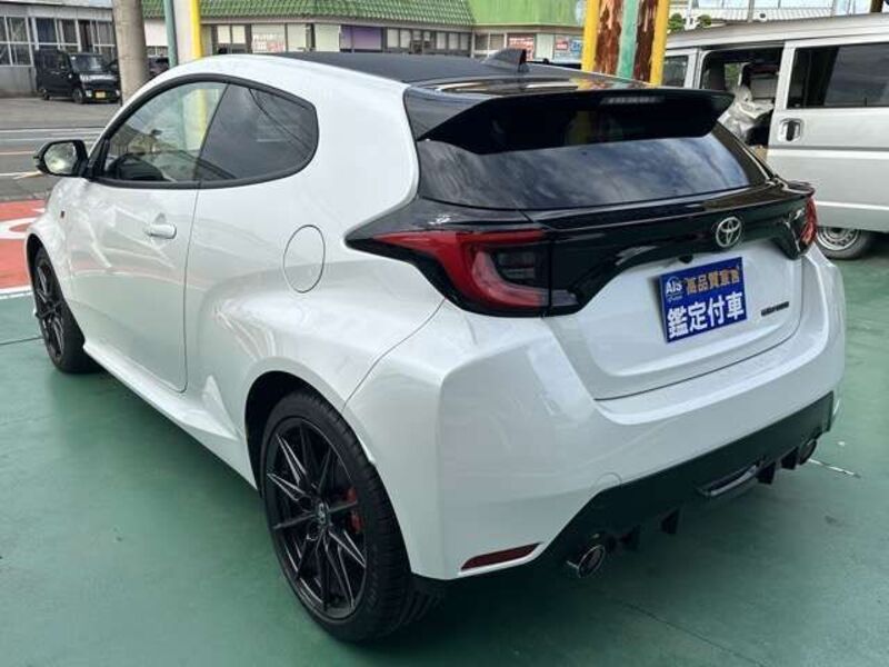 GR YARIS