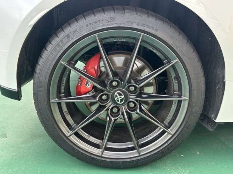 GR YARIS