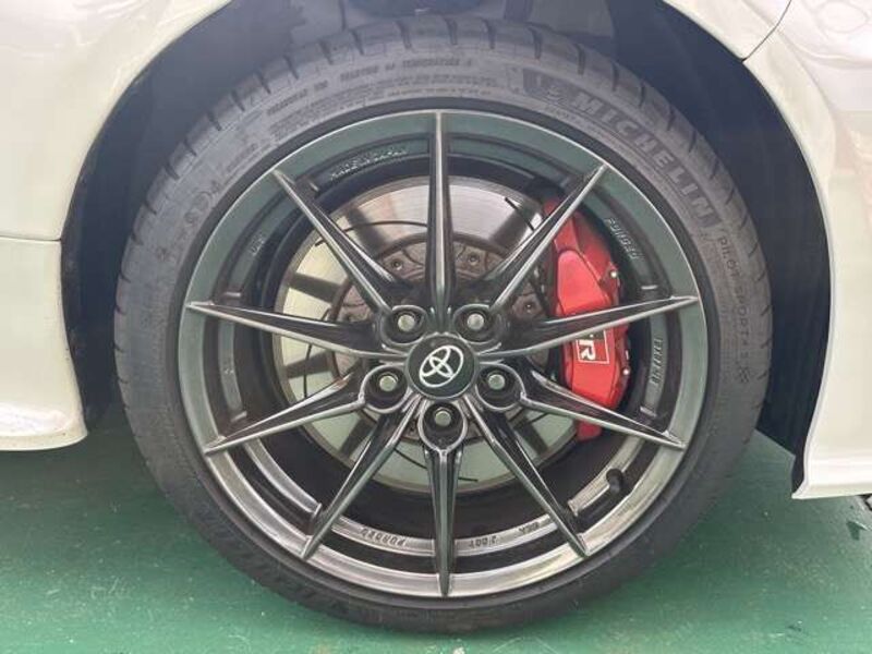 GR YARIS