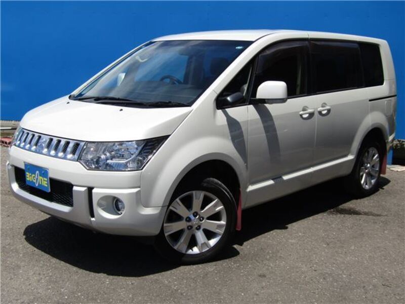 MITSUBISHI DELICA D5