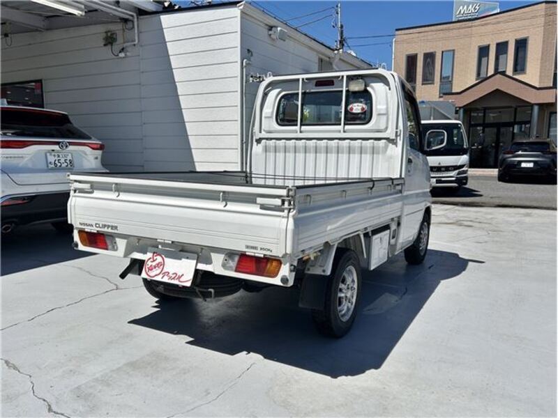 CLIPPER TRUCK