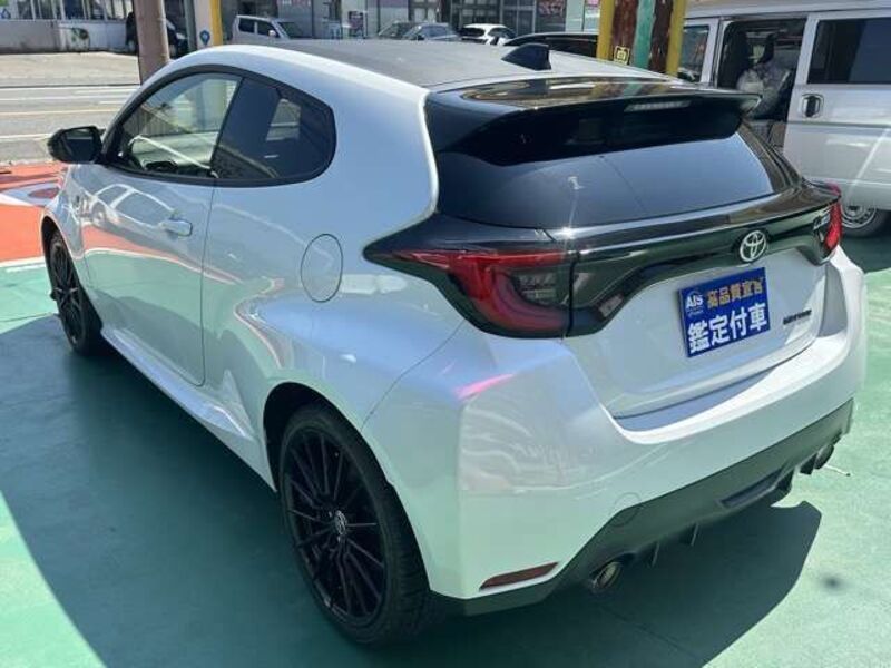 GR YARIS