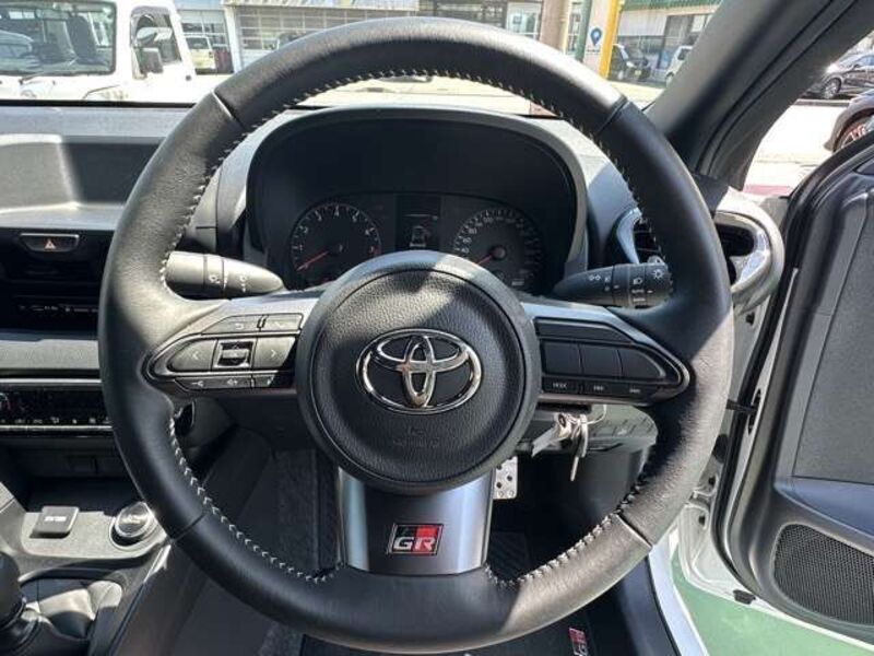 GR YARIS