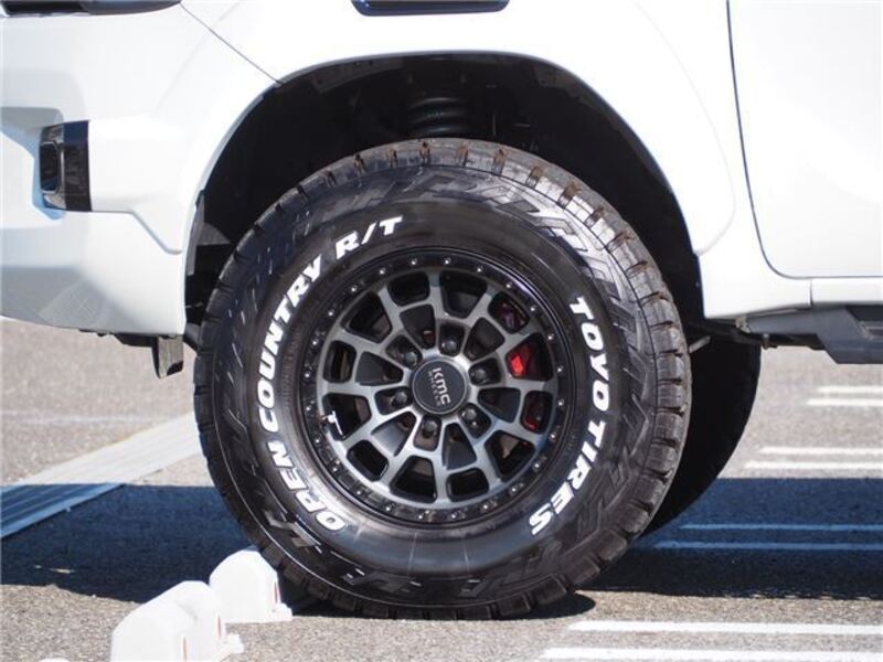 HILUX