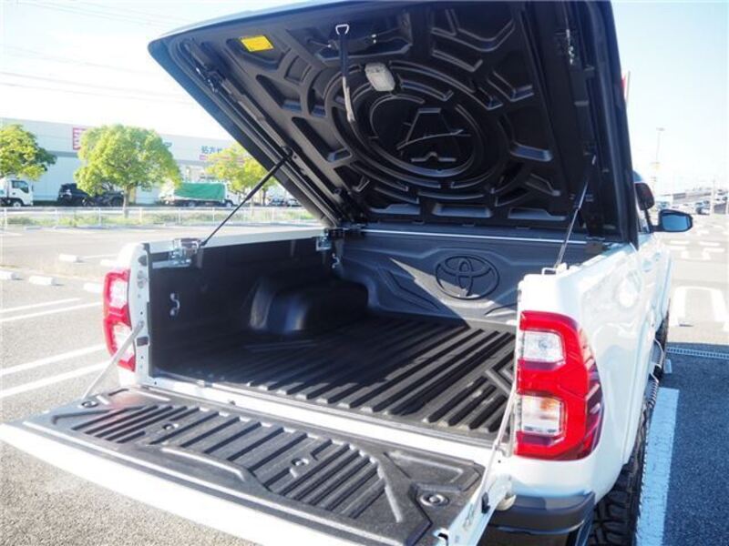 HILUX