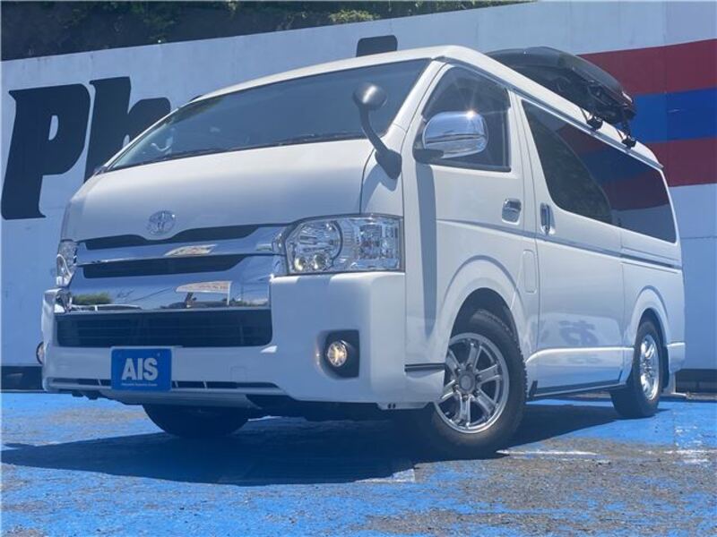 TOYOTA HIACE
