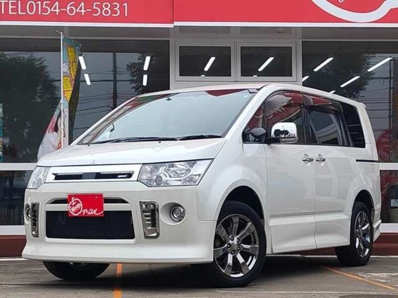 MITSUBISHI DELICA D5