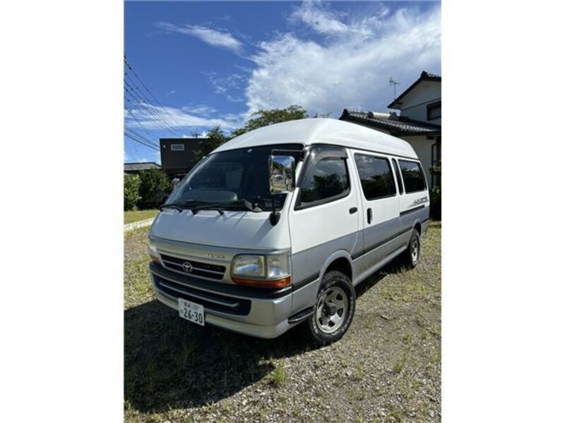 TOYOTA HIACE VAN