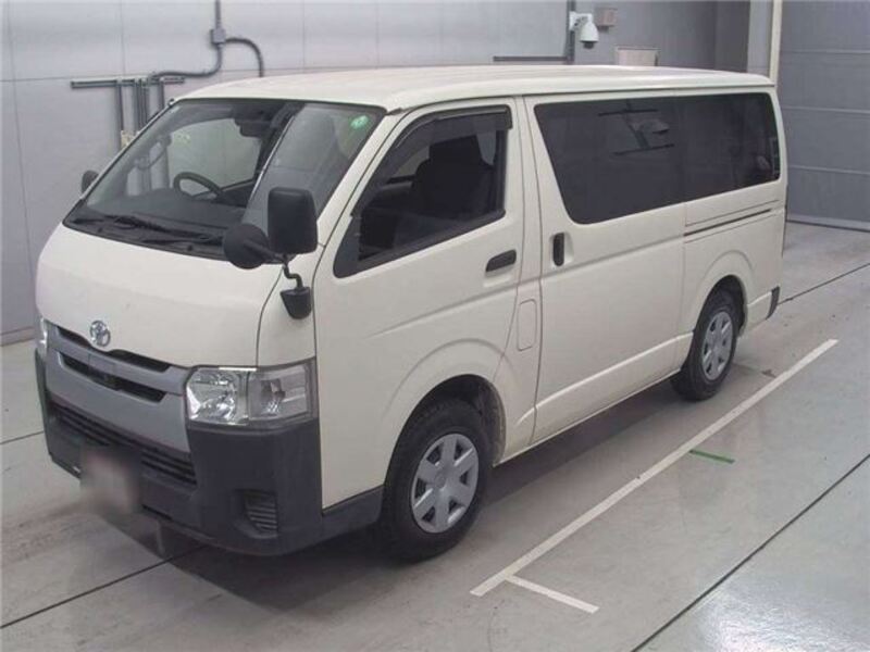 TOYOTA HIACE