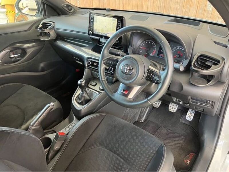 GR YARIS