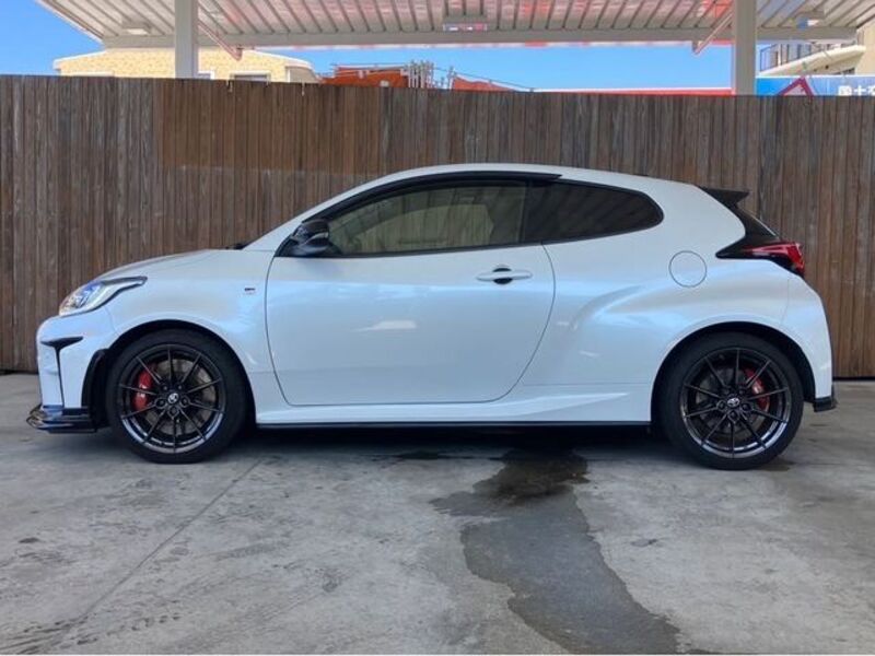 GR YARIS