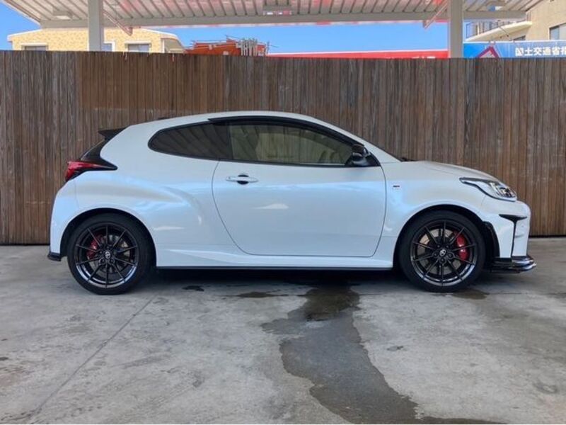 GR YARIS