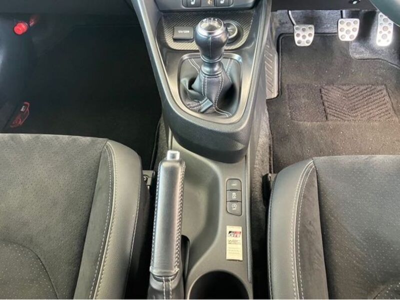 GR YARIS