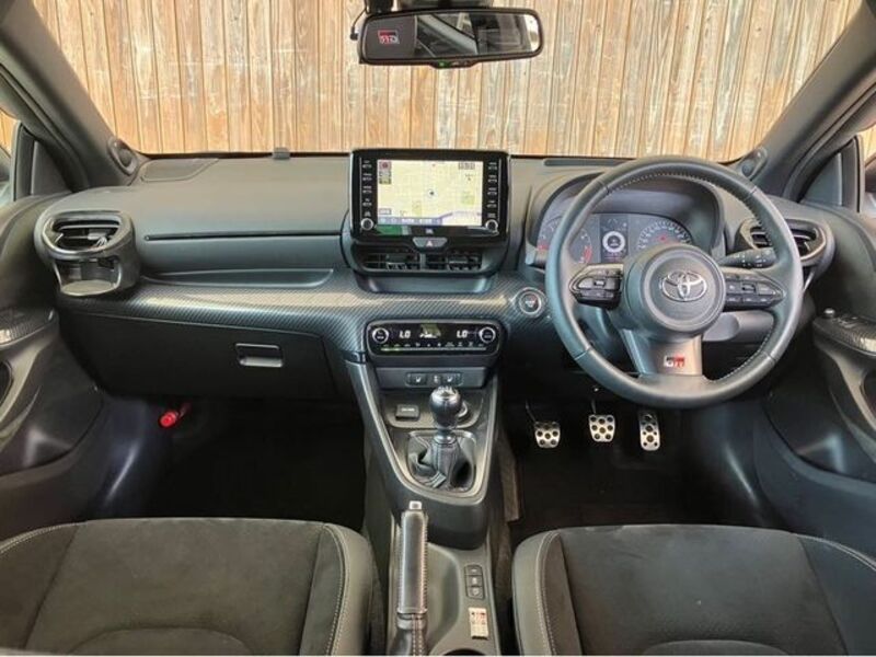 GR YARIS