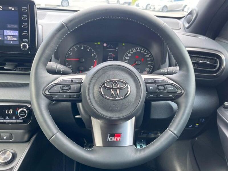GR YARIS