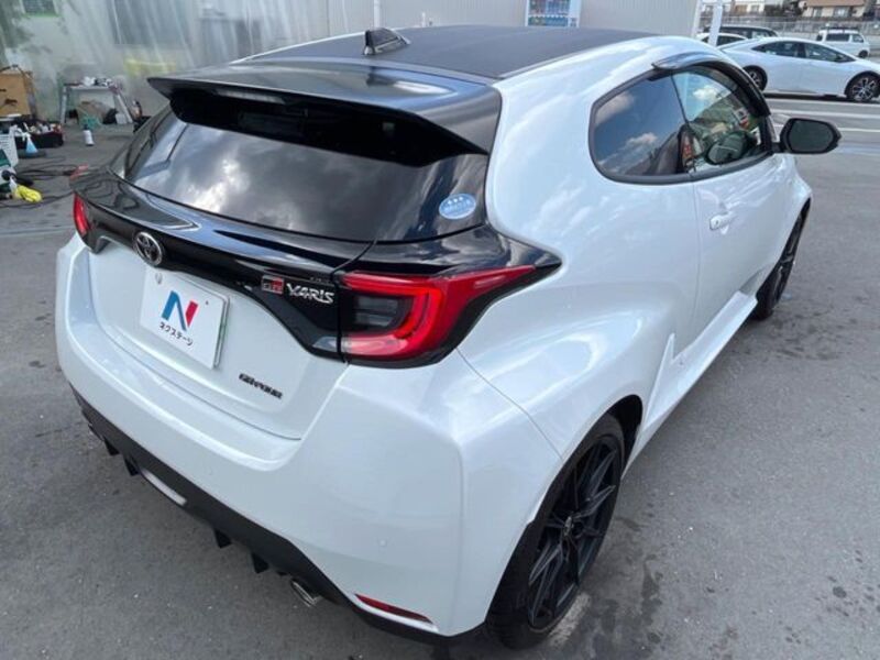 GR YARIS