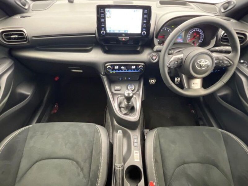 GR YARIS