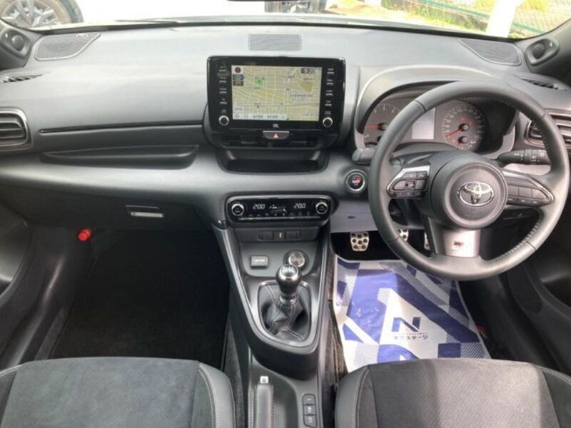 GR YARIS