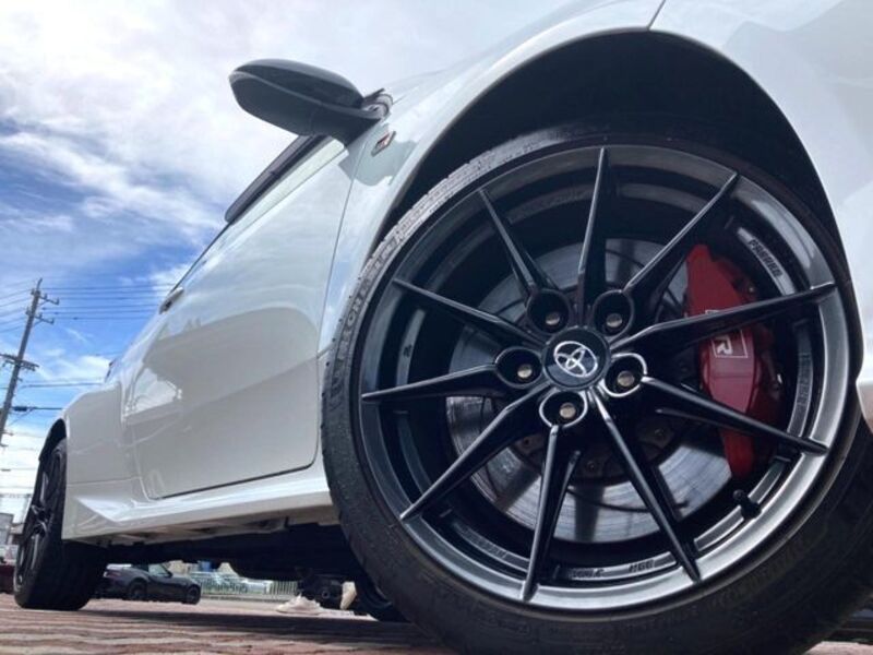 GR YARIS