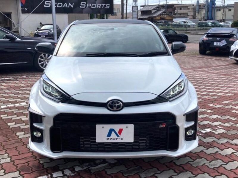 GR YARIS