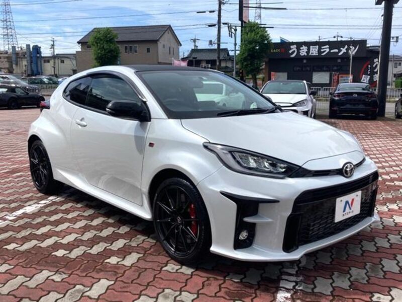GR YARIS