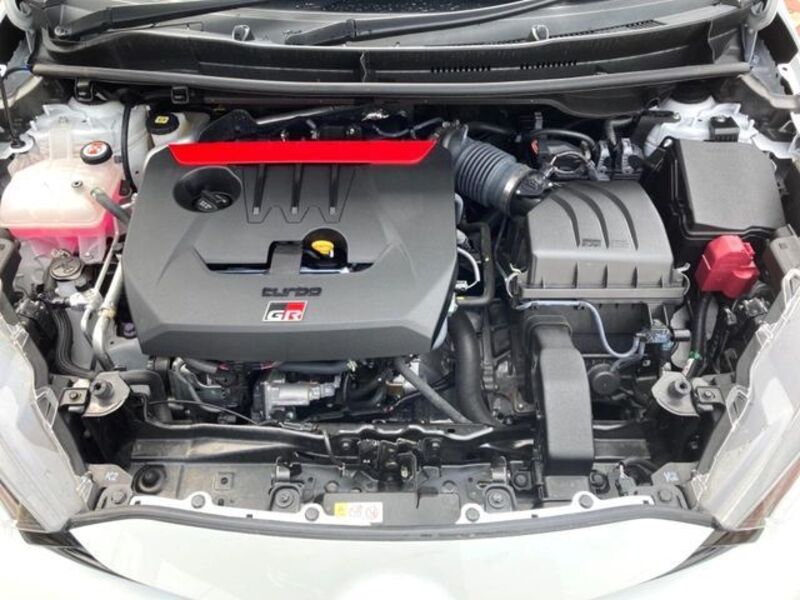 GR YARIS