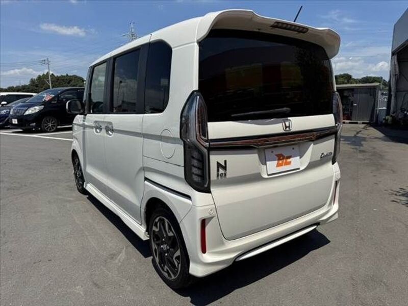 N BOX CUSTOM