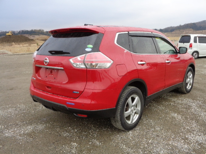 X-TRAIL