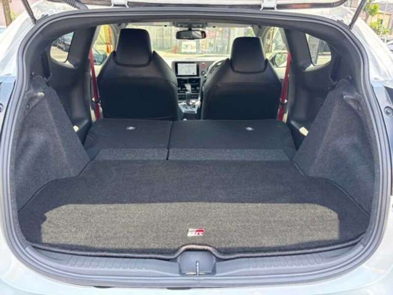 GR YARIS