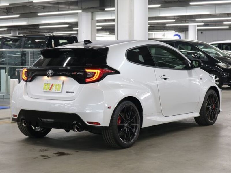 GR YARIS