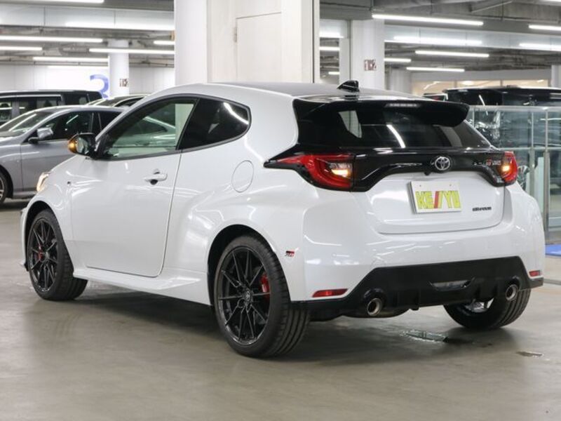 GR YARIS