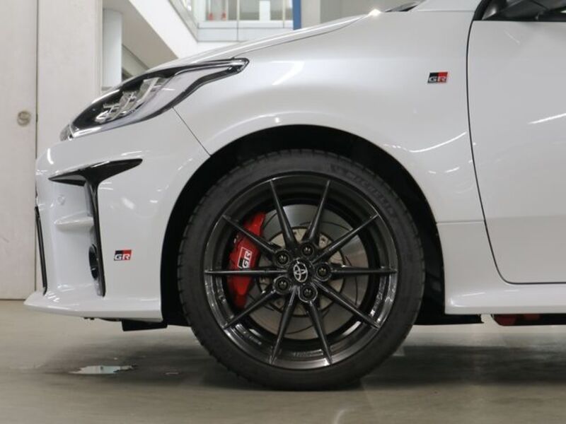 GR YARIS