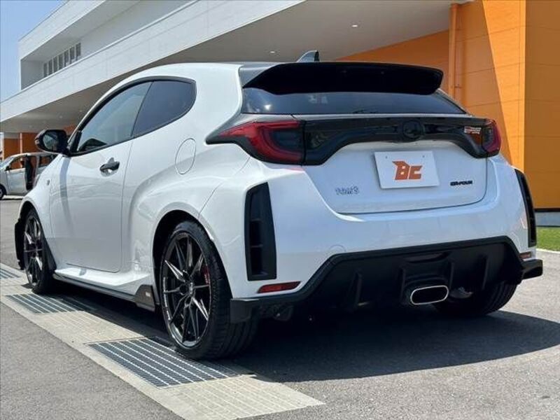 GR YARIS