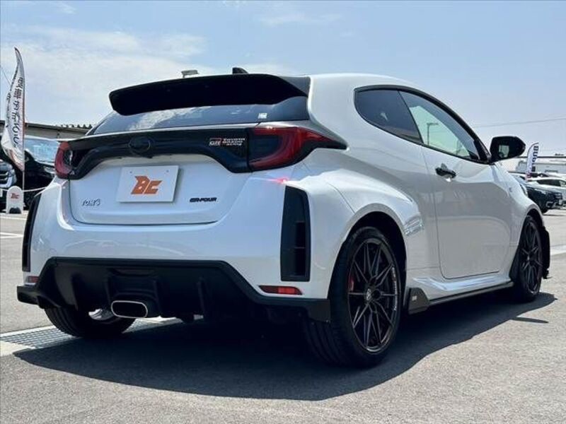 GR YARIS