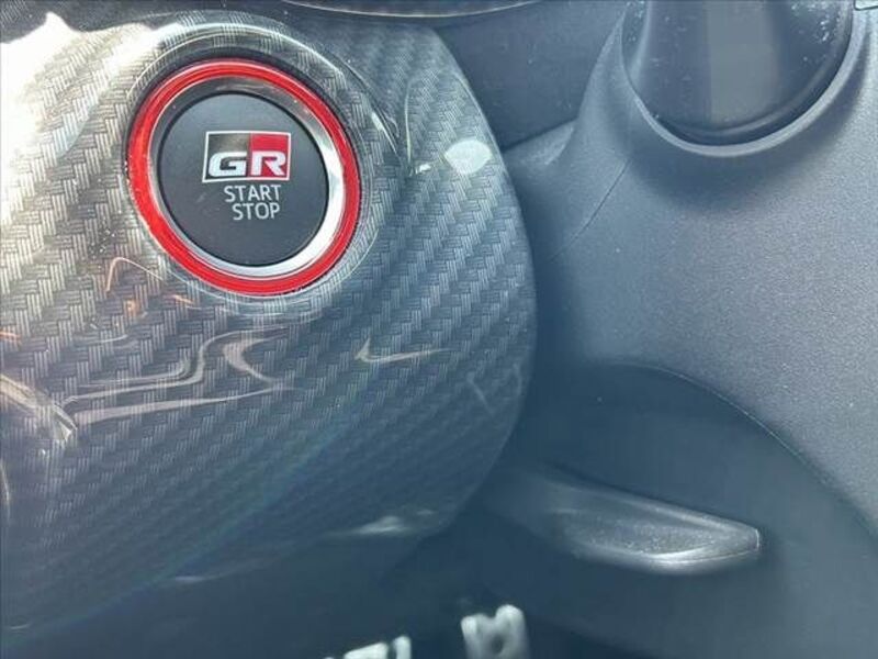 GR YARIS