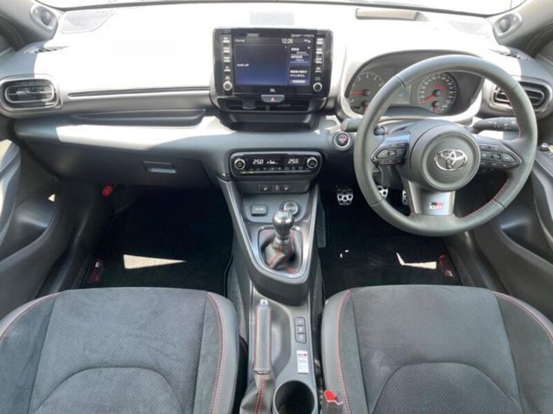 GR YARIS