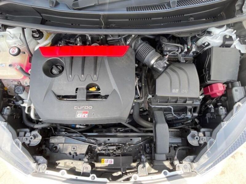 GR YARIS