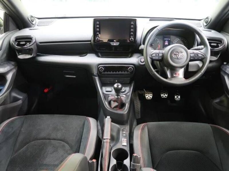 GR YARIS