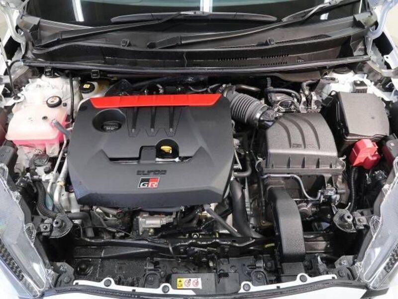 GR YARIS