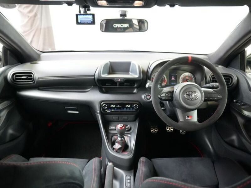 GR YARIS