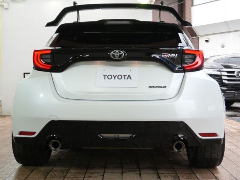 GR YARIS
